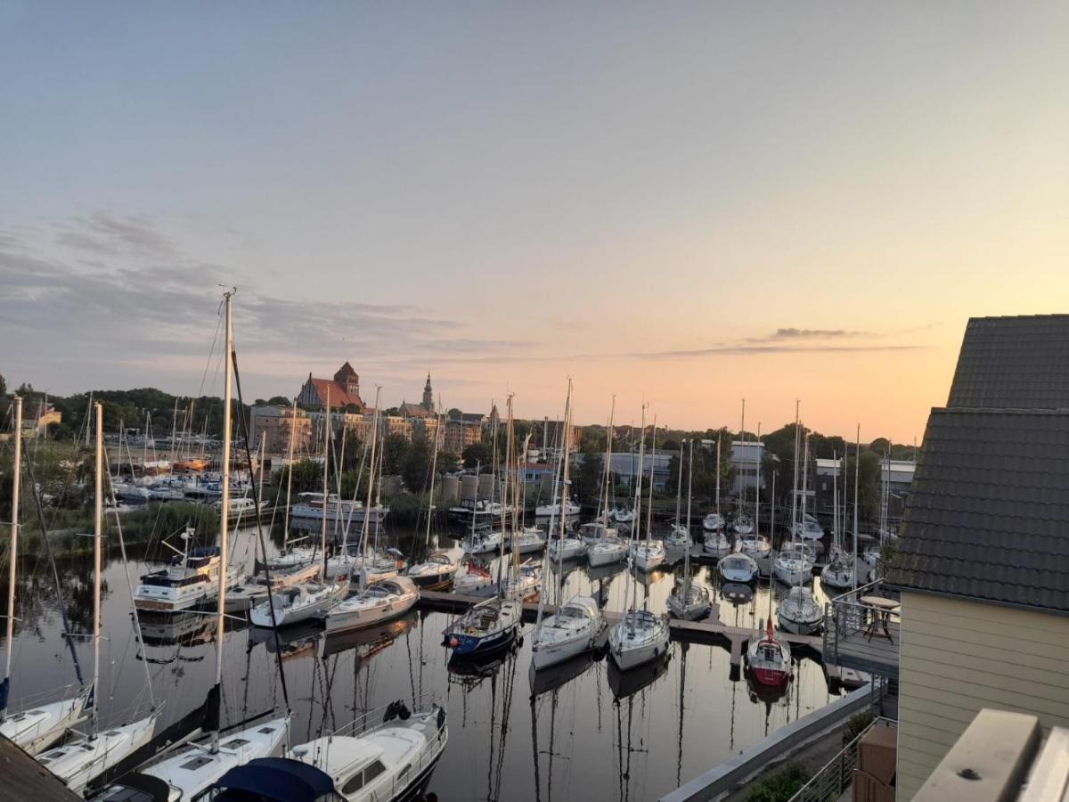 Ferienwohnung Marina Am Ryck Грайфсвальд Екстер'єр фото